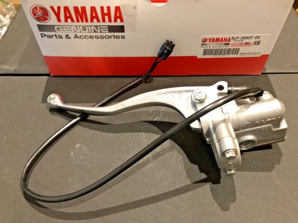 Yamaha banshee OEM Front master Brake Cylinder assembly - Image 3