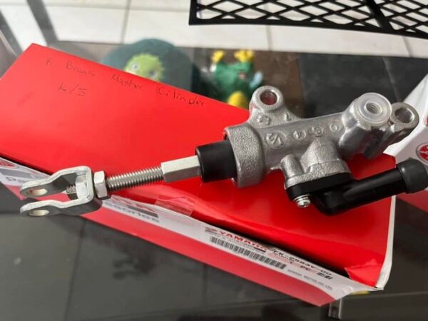 Yamaha Banshee OEM Rear Brake master cylinder - Image 3